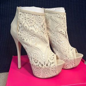 Georgie Open Toe Lace Bootie size 7.5 new